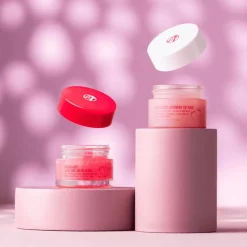 W7 Sweet Sugar Scrub Strawberry